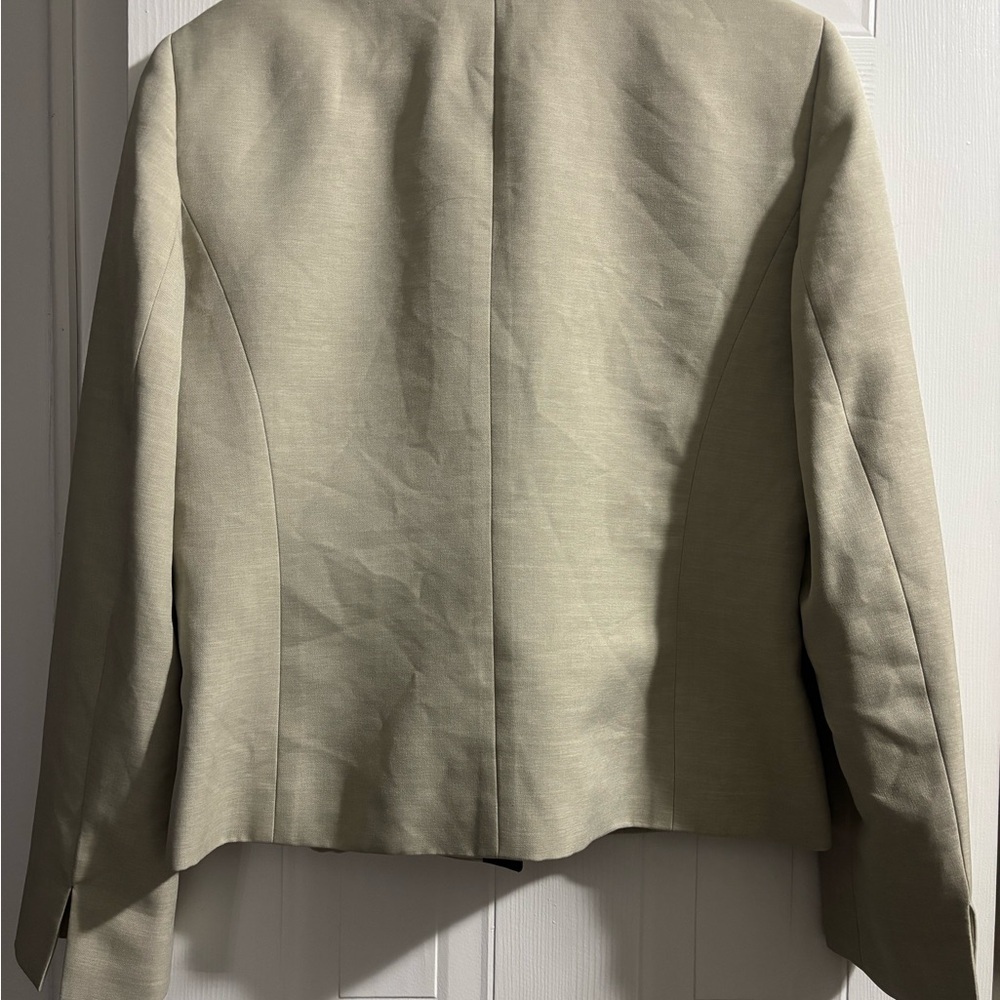 Evan Picone Cream and Black Blazer - Picture 3 of 3
